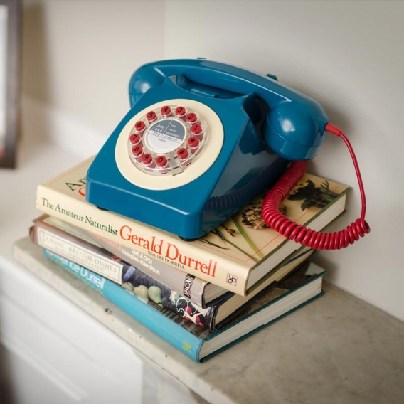 Telephone bleu vintage @bonjourbibiche