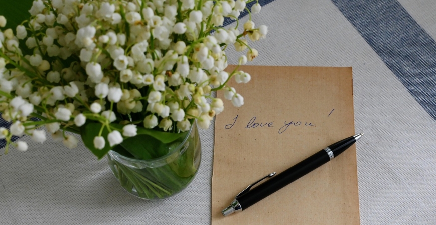 Quel cadeau offrir pour les noces de muguet ? Idées originales et pleines de tendresse